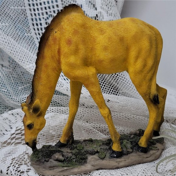 Vintage Giraffe Figurine Grazing in the Wild - Picture 3 of 10